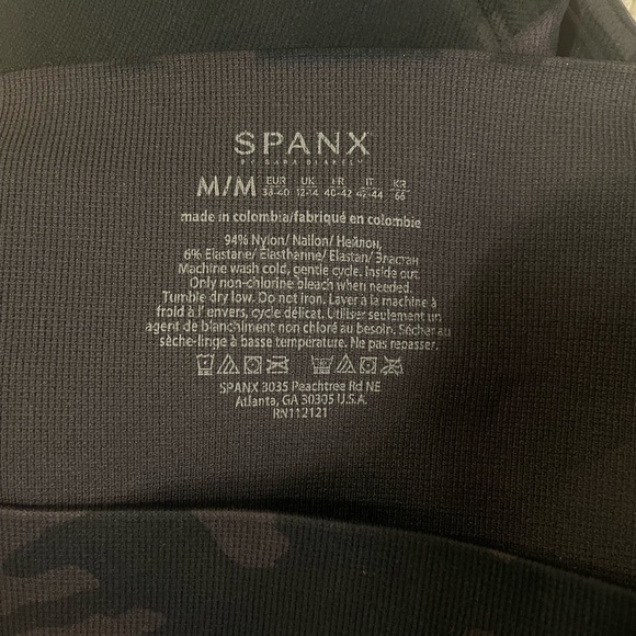 Spanx—Look at me now leggings. Black camo, size M - Picture 8 of 9